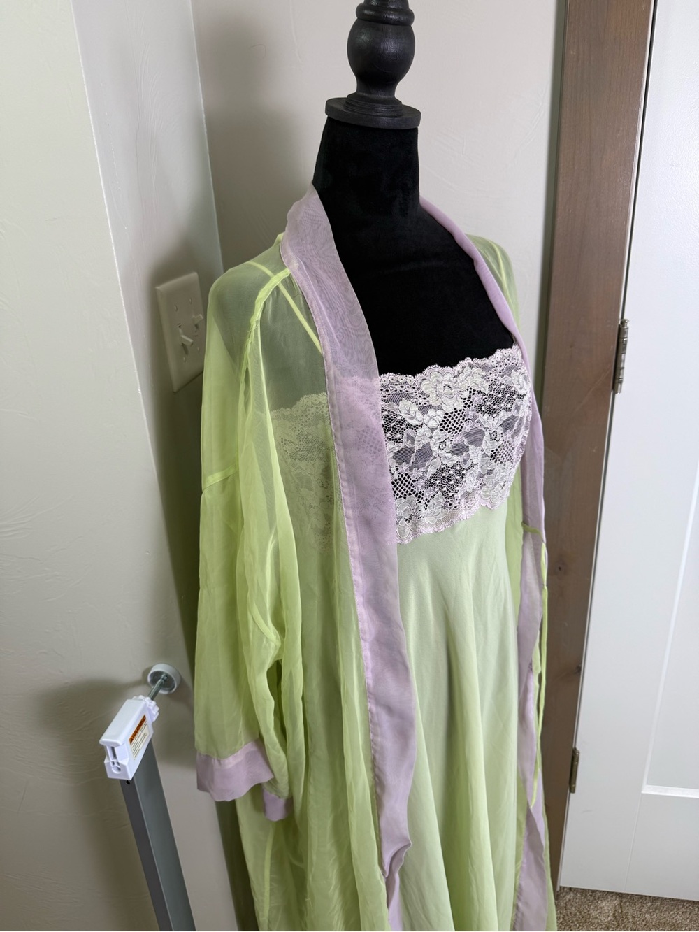 Vintage Victorias Secret Sheer Nighty & Robe Set Green Purple Lace Coquette Y2K - Picture 2 of 12